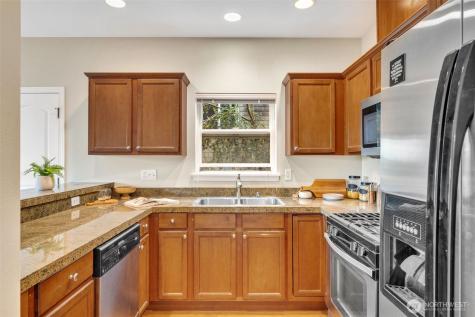 3112 SW Avalon Way Seattle WA 98126