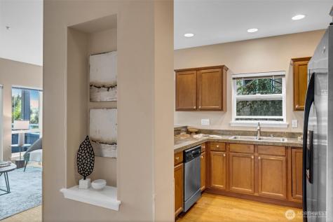 3112 SW Avalon Way Seattle WA 98126