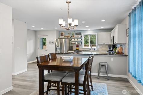 1022 181st Place SW Lynnwood WA 98037