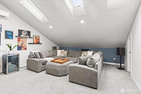 1022 181st Place SW Lynnwood WA 98037