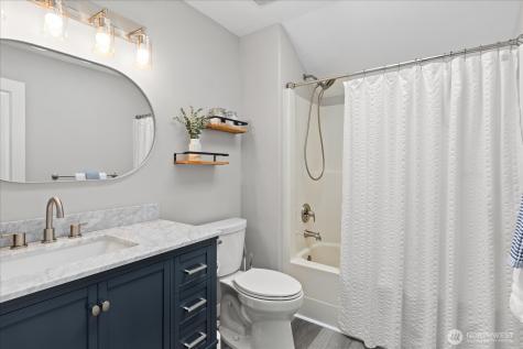 1022 181st Place SW Lynnwood WA 98037
