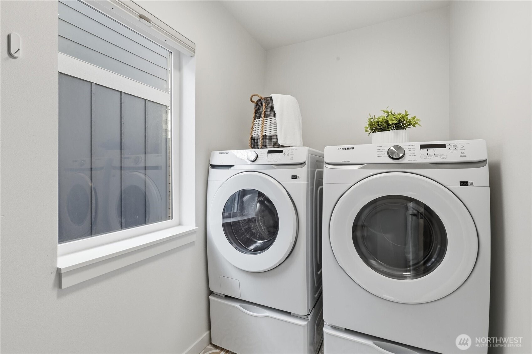 8332 26th Avenue NW Seattle WA 98117