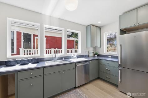 909 32nd Avenue S Seattle WA 98144