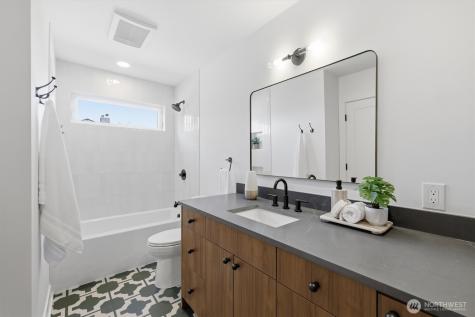 909 32nd Avenue S Seattle WA 98144