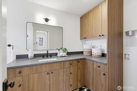 909 32nd Avenue S Seattle WA 98144