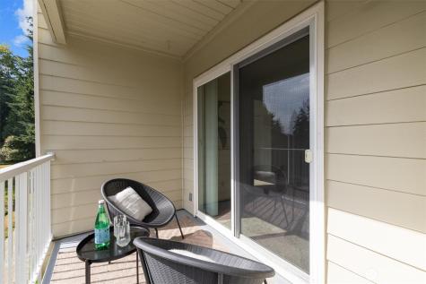 9484 Redmond-woodinville Road NE Redmond WA 98052