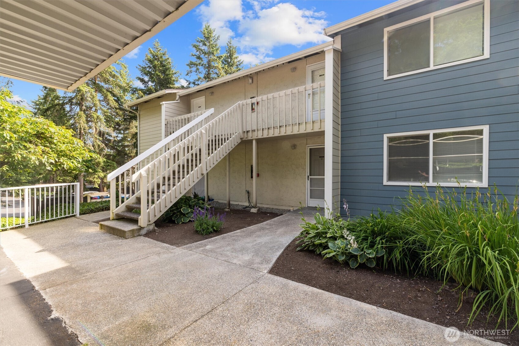 9484 Redmond-woodinville Road NE Redmond WA 98052
