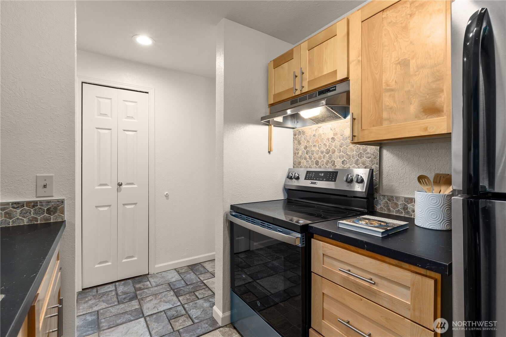 9484 Redmond-woodinville Road NE Redmond WA 98052
