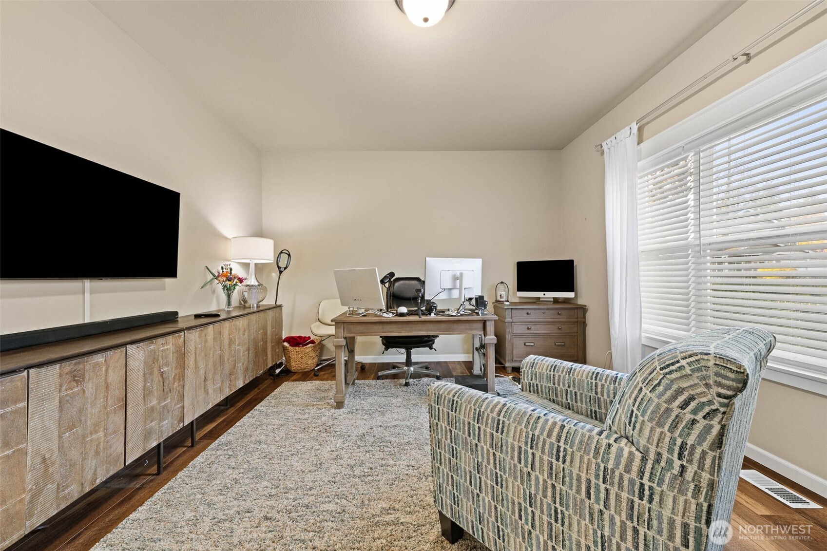9069 Eagle Point Loop Road SE Lakewood WA 98498