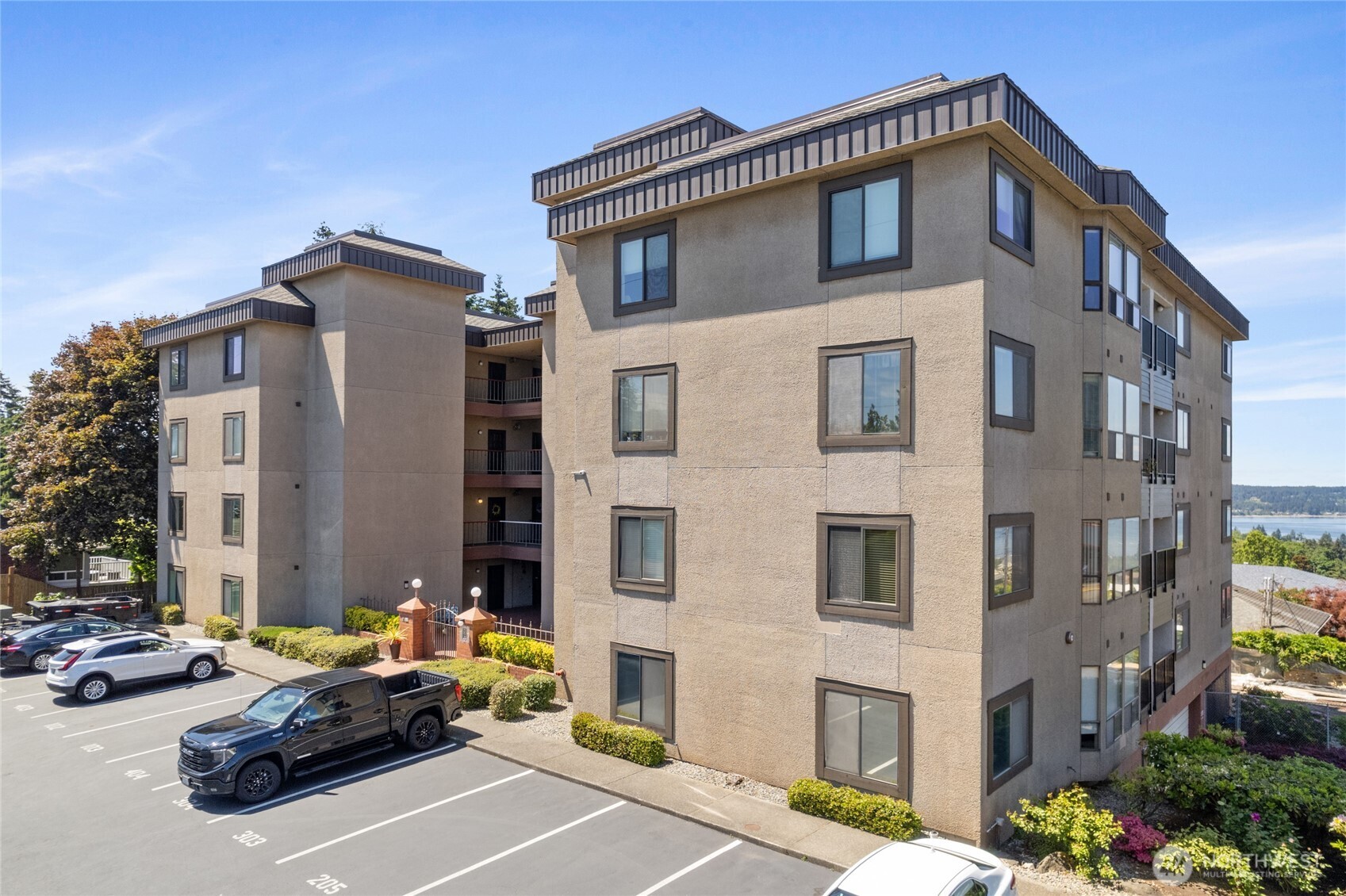 1902 Bridgeport Way W University Place WA 98466