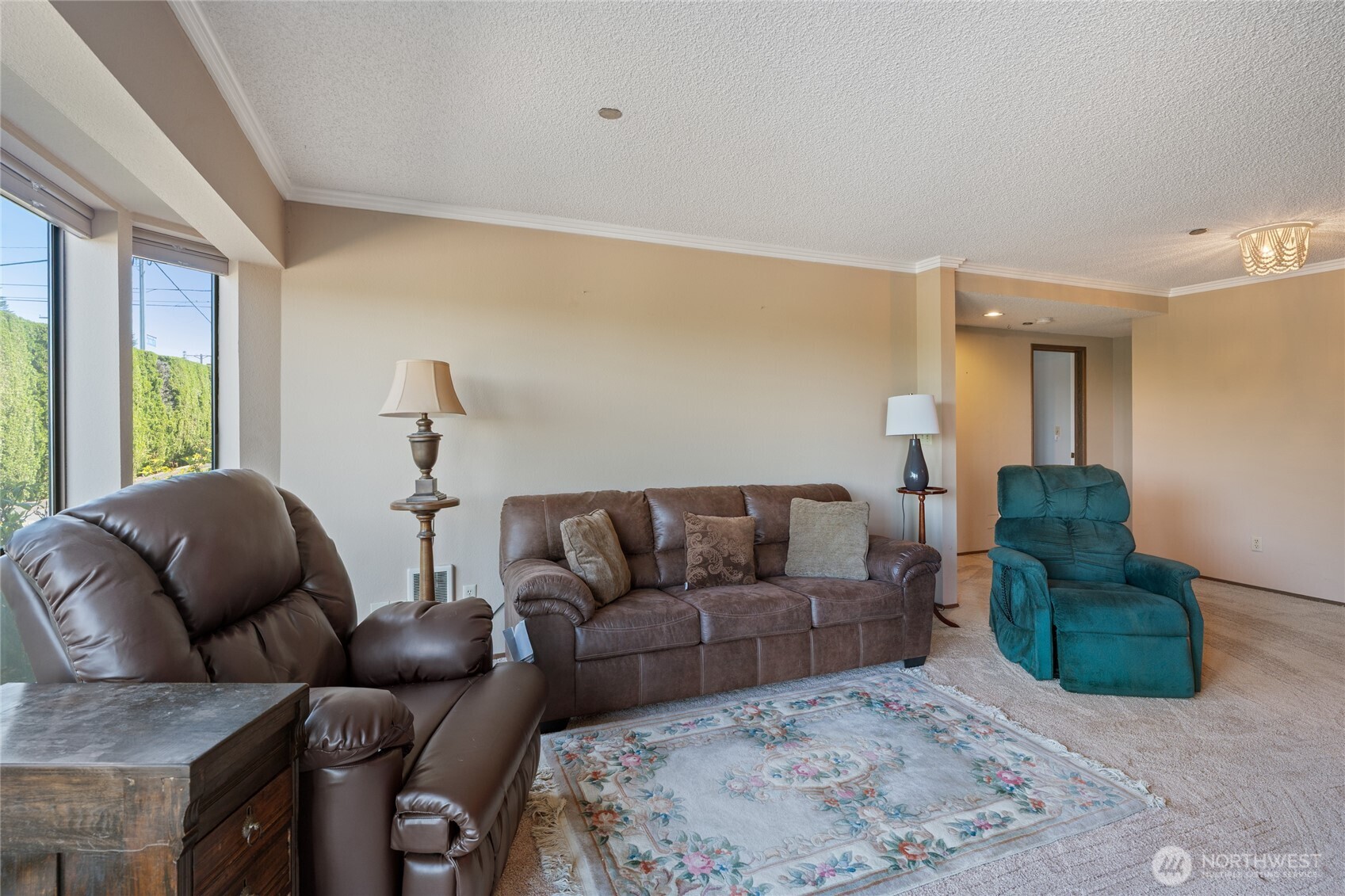 1902 Bridgeport Way W University Place WA 98466