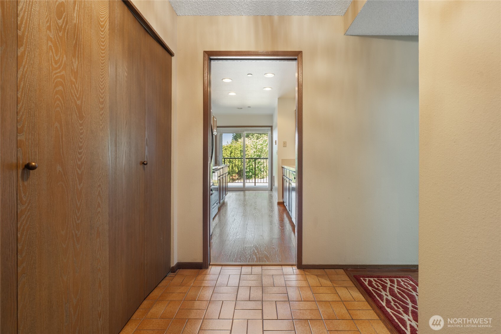 1902 Bridgeport Way W University Place WA 98466