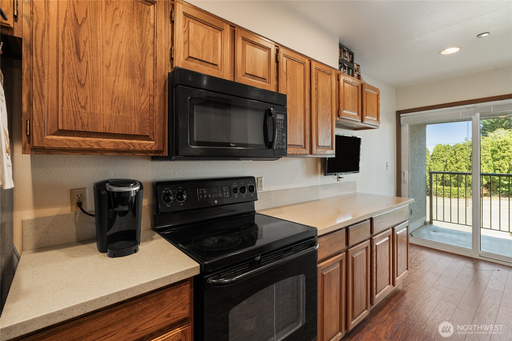 1902 Bridgeport Way W University Place WA 98466