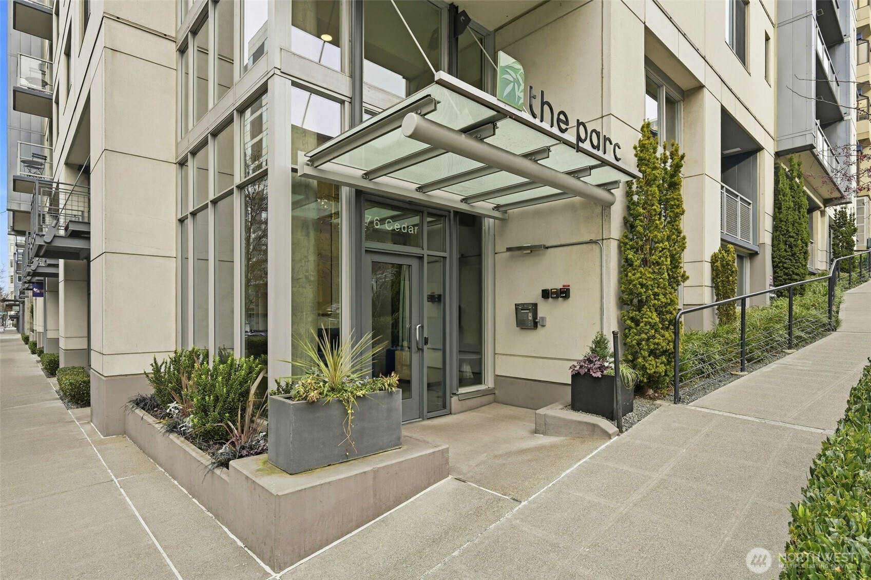 76 Cedar Street Seattle WA 98121