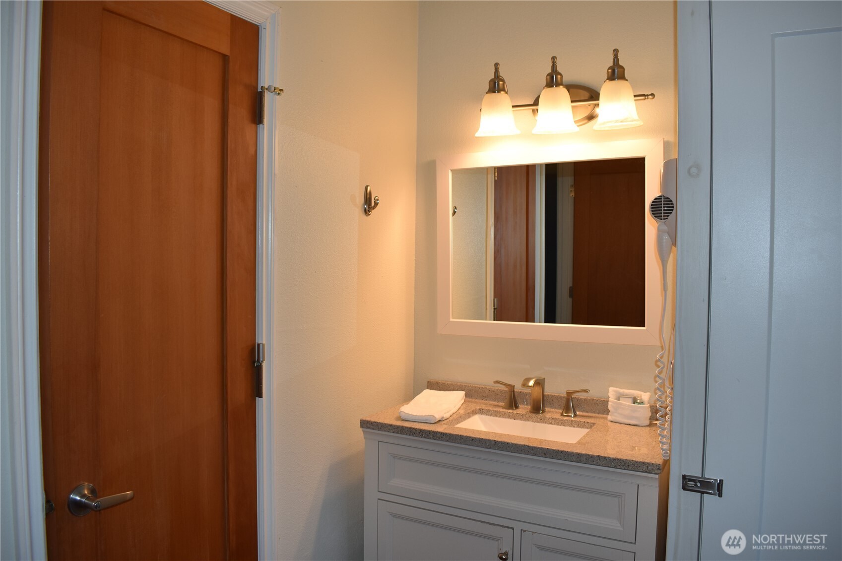 304 14th Street NW Long Beach WA 98631