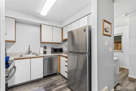 18200 73rd Avenue NE Kenmore WA 98028