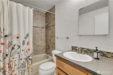 2253 Gilman Drive W Seattle WA 98119