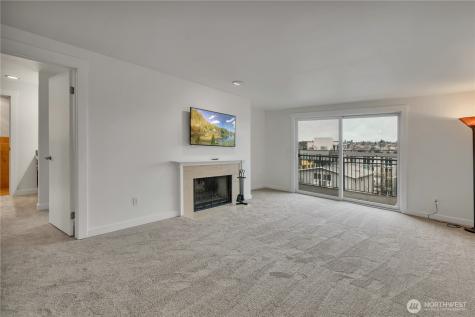 2253 Gilman Drive W Seattle WA 98119