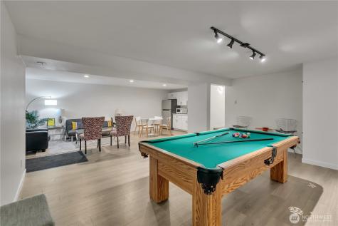 2253 Gilman Drive W Seattle WA 98119