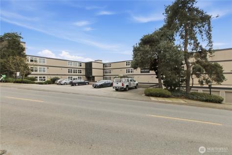 2253 Gilman Drive W Seattle WA 98119
