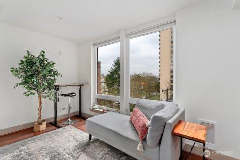 4547 8th Avenue NE Seattle WA 98105