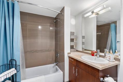 4547 8th Avenue NE Seattle WA 98105