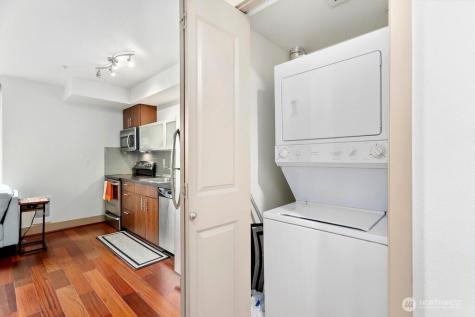 4547 8th Avenue NE Seattle WA 98105