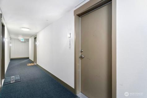 4547 8th Avenue NE Seattle WA 98105