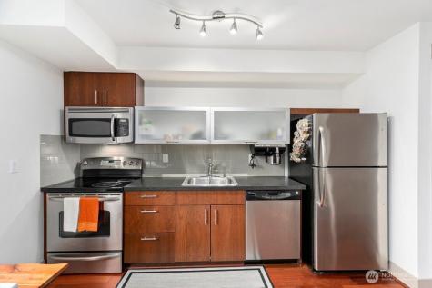 4547 8th Avenue NE Seattle WA 98105