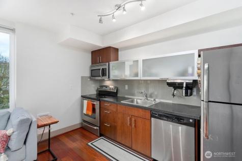 4547 8th Avenue NE Seattle WA 98105