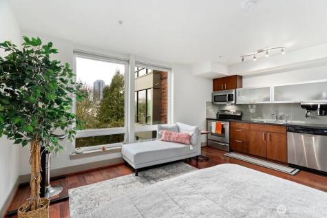 4547 8th Avenue NE Seattle WA 98105