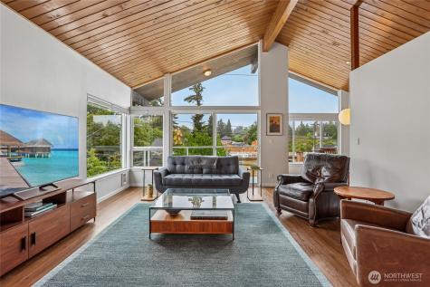 5249 40th Avenue NE Seattle WA 98105