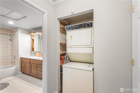7930 SE 34th Street Mercer Island WA 98040