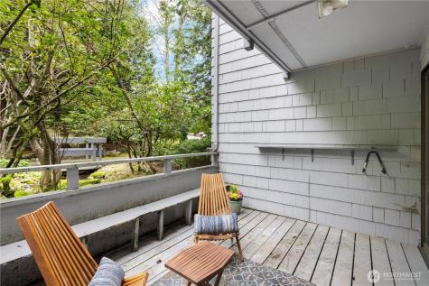 7930 SE 34th Street Mercer Island WA 98040
