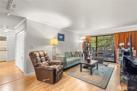 7930 SE 34th Street Mercer Island WA 98040
