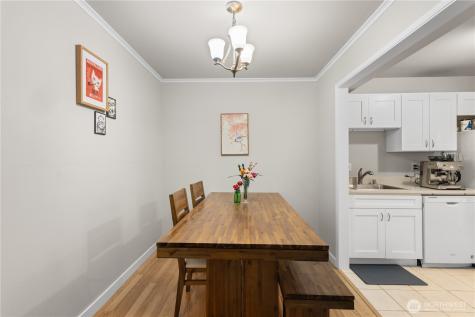 7930 SE 34th Street Mercer Island WA 98040