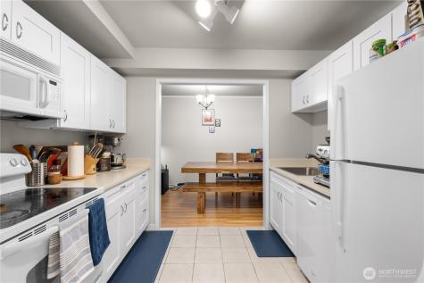 7930 SE 34th Street Mercer Island WA 98040