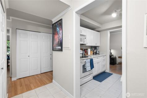 7930 SE 34th Street Mercer Island WA 98040