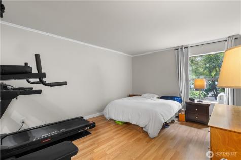7930 SE 34th Street Mercer Island WA 98040
