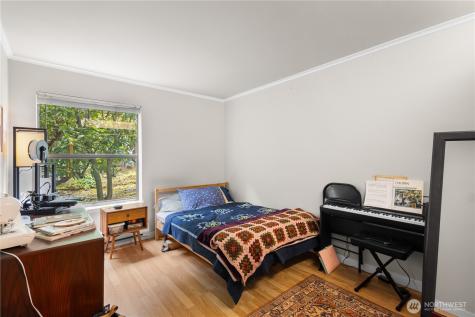 7930 SE 34th Street Mercer Island WA 98040