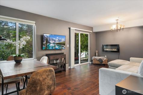 5589 Lakemont Boulevard SE Bellevue WA 98006