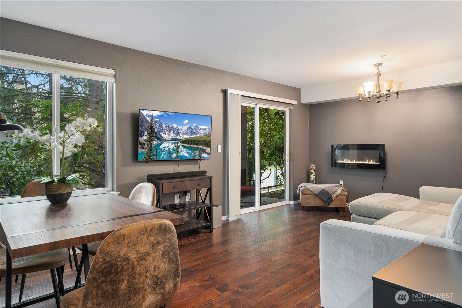 5589 Lakemont Boulevard SE Bellevue WA 98006