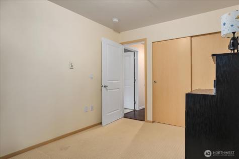 5589 Lakemont Boulevard SE Bellevue WA 98006