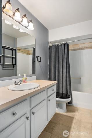 5589 Lakemont Boulevard SE Bellevue WA 98006