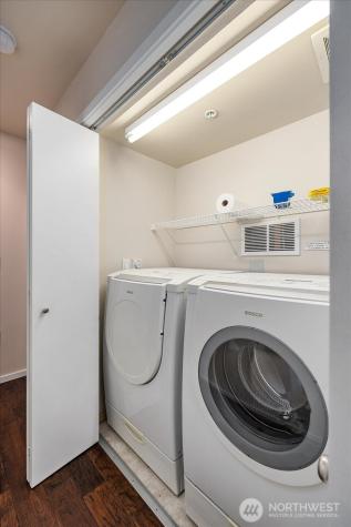 5589 Lakemont Boulevard SE Bellevue WA 98006