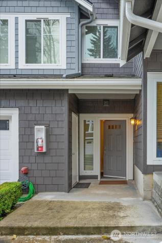 5589 Lakemont Boulevard SE Bellevue WA 98006