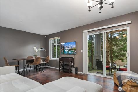 5589 Lakemont Boulevard SE Bellevue WA 98006