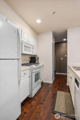 5589 Lakemont Boulevard SE Bellevue WA 98006