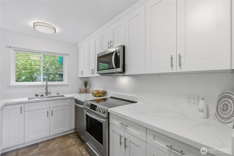13217 15th Avenue NE Seattle WA 98125