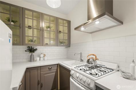 1726 15th Avenue Seattle WA 98122
